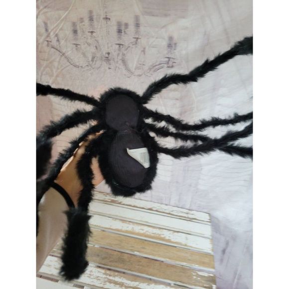 Fun world spider hanging Halloween prop plush stuffed decor home office table - Picture 6 of 6
